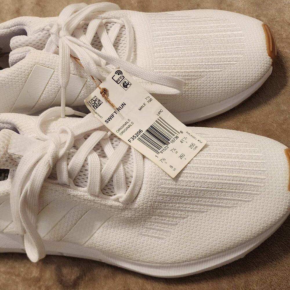 Adidas Swift Run Originals Sneakers – White – Size 8 (Men’s)